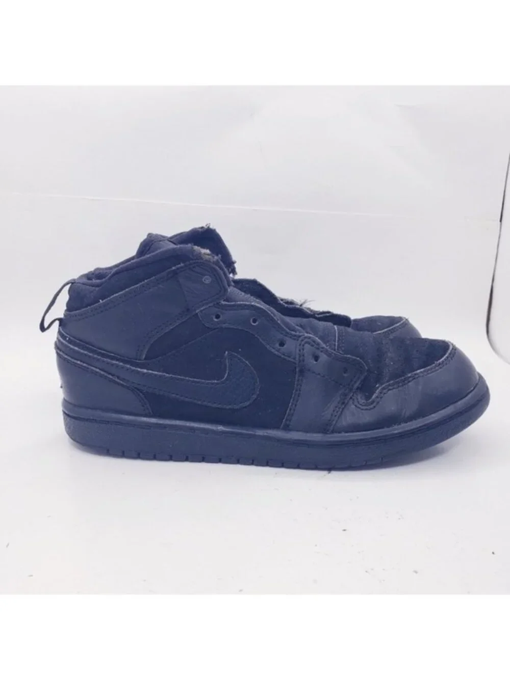 Nike Air Jordan 1 Mid Triple Black Suede & Leather Sneakers Boys Youth Size 2.5